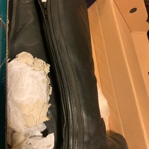 Worn once Ariat Tall Black Field Boots size 9 (40)